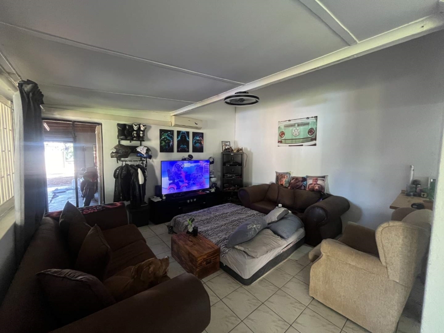 5 Bedroom Property for Sale in Die Rand Northern Cape